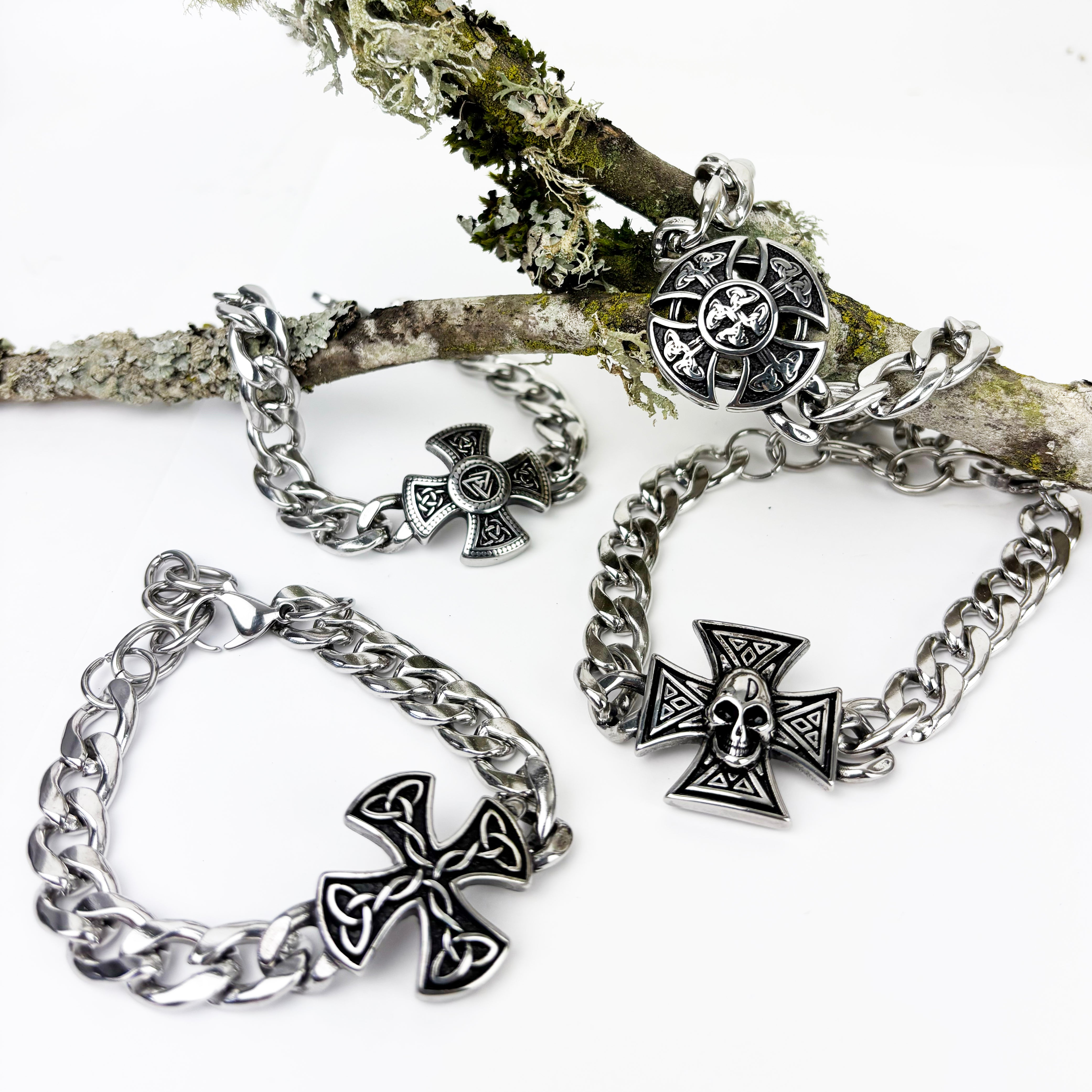 Heavy Chain with Celtic Symbol Men's Bracelet