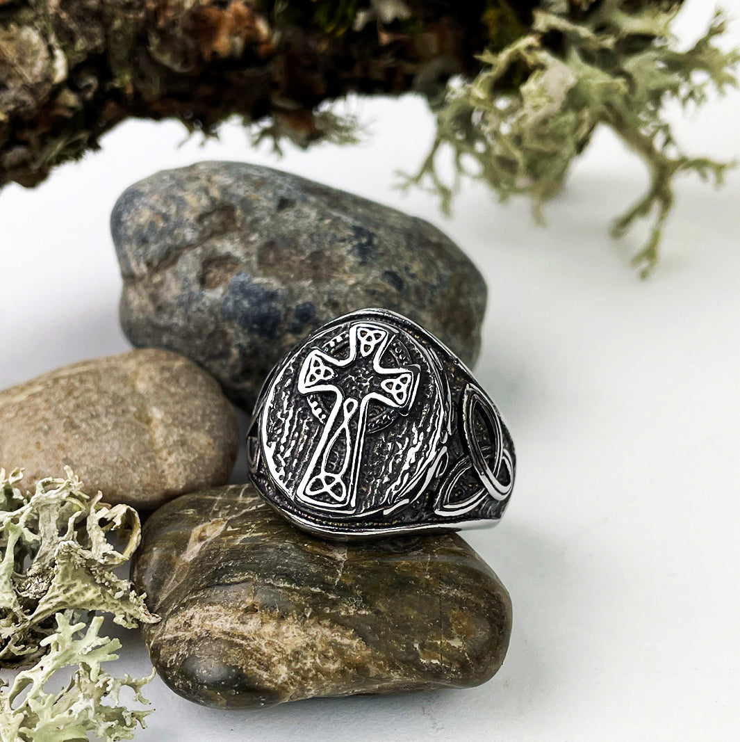 Celtic Cross Center with Trinity Knots Ring