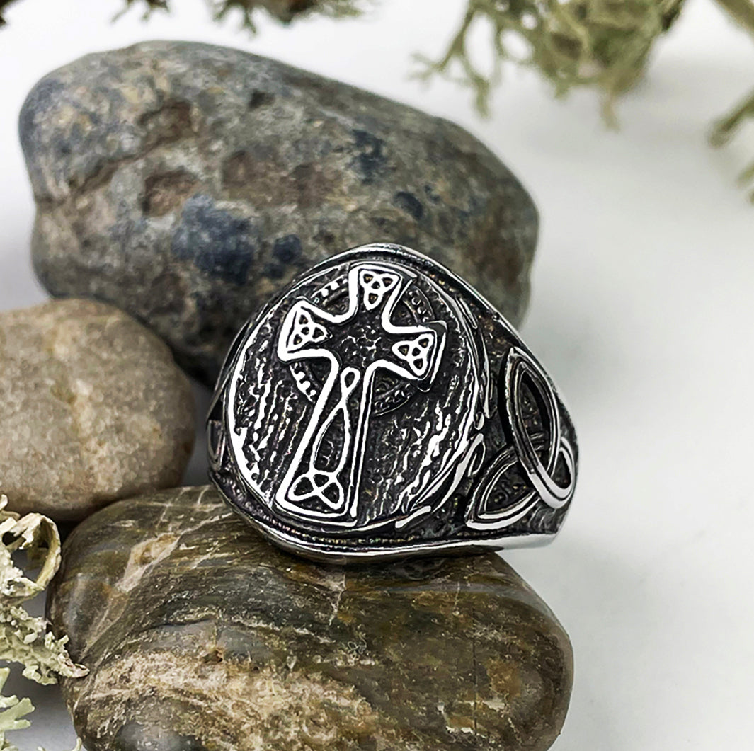 Celtic Cross Center with Trinity Knots Ring