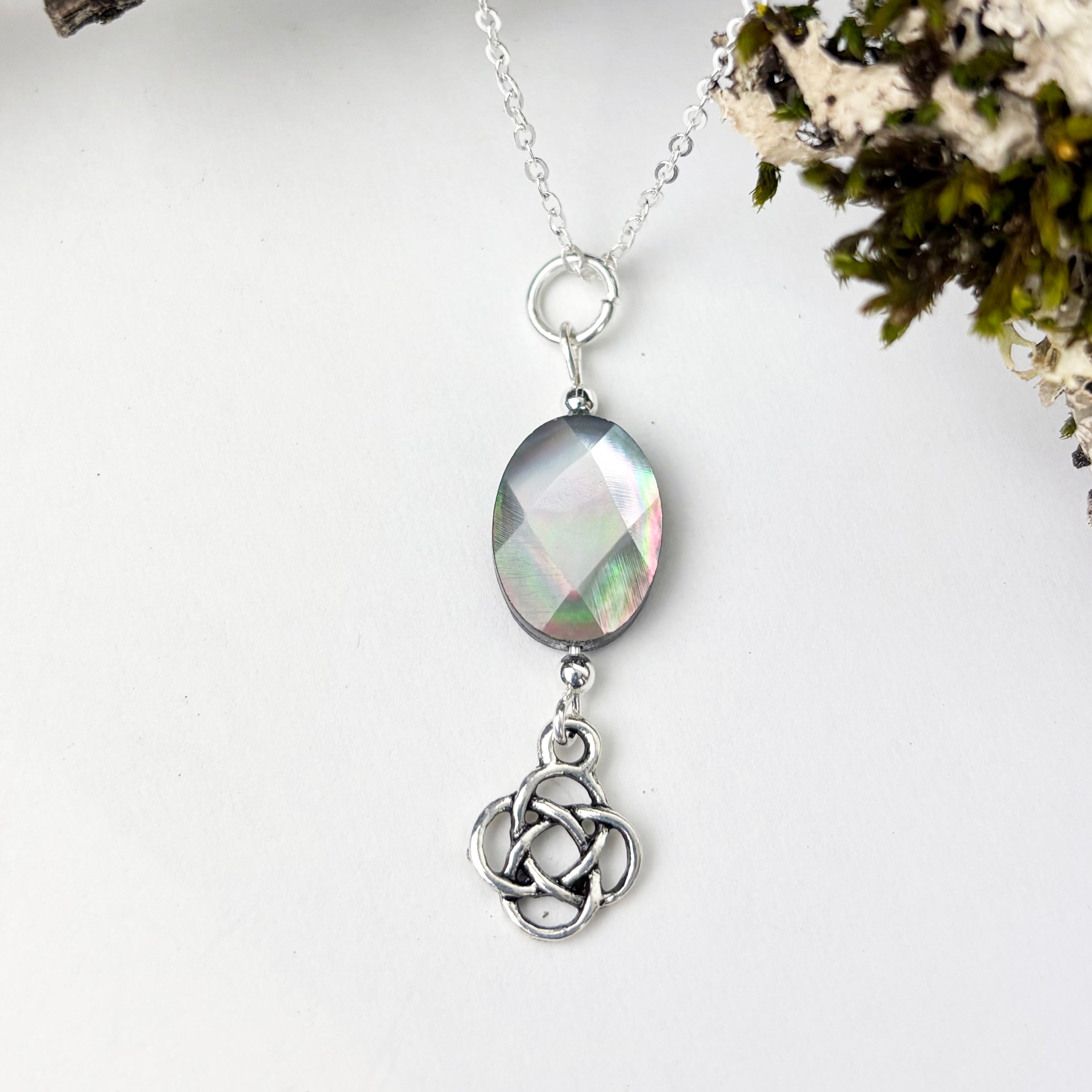 Black Mother-of-Pearl with Round Celtic Knot