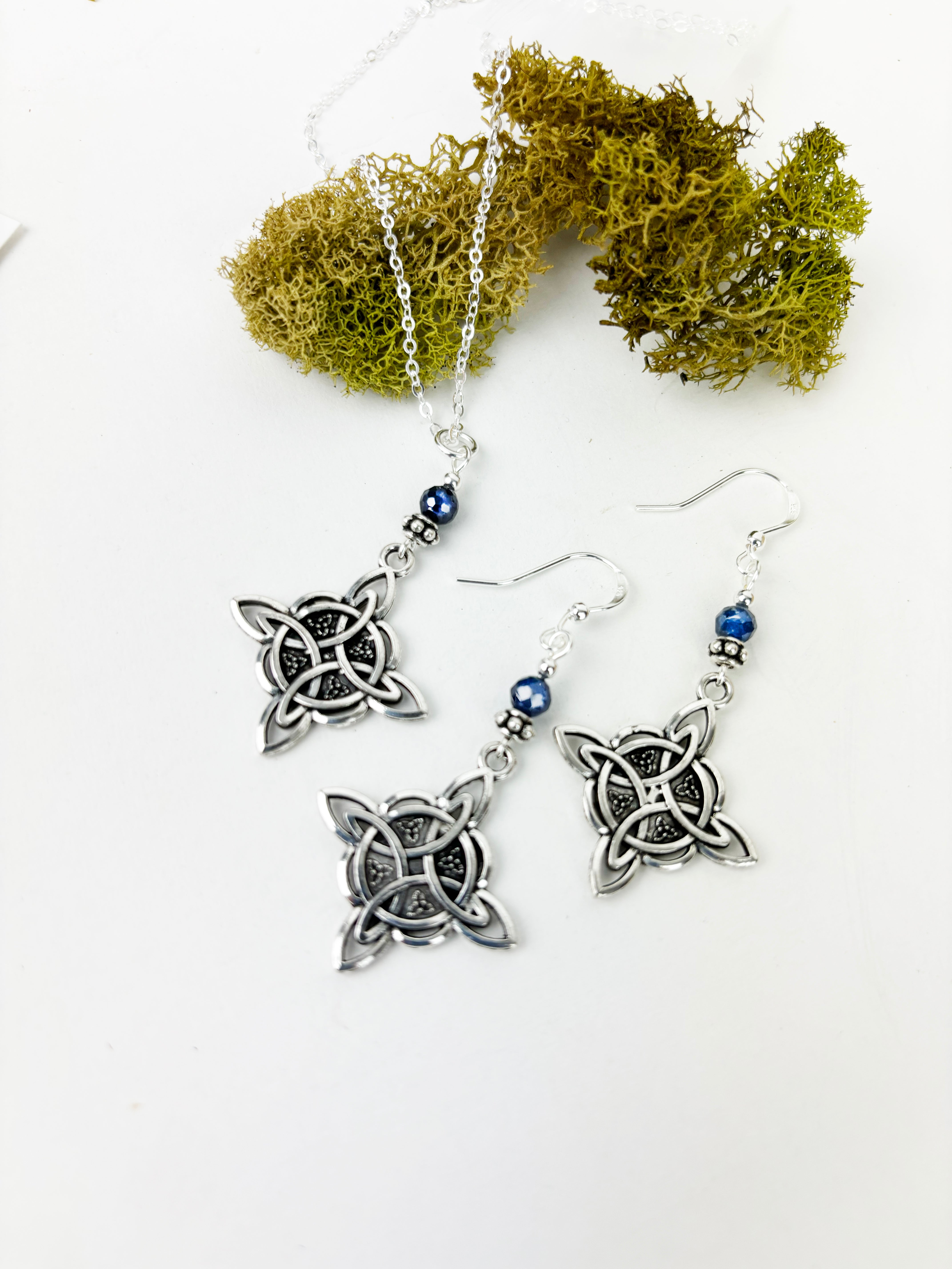 Starry Night Celtic Diamond Knot with Sapphire Gemstone