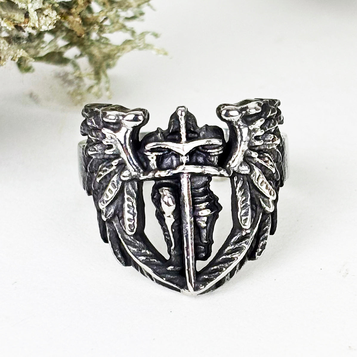 King's Knight Ring