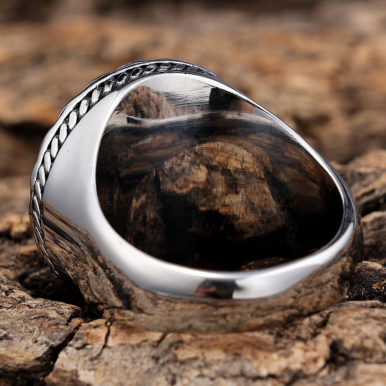 Celtic Quad Knot in Rope Trimmed Circle Ring