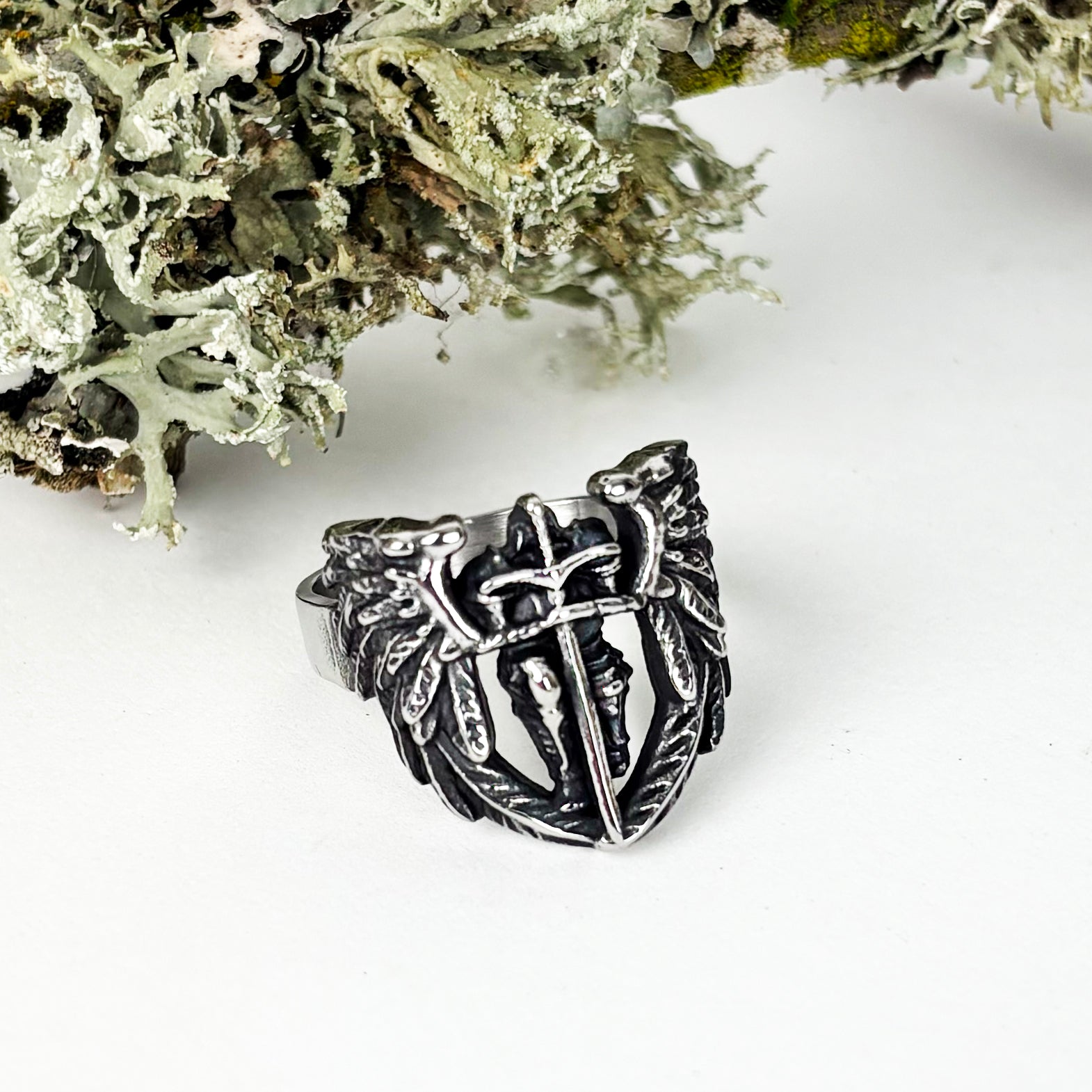 King's Knight Ring