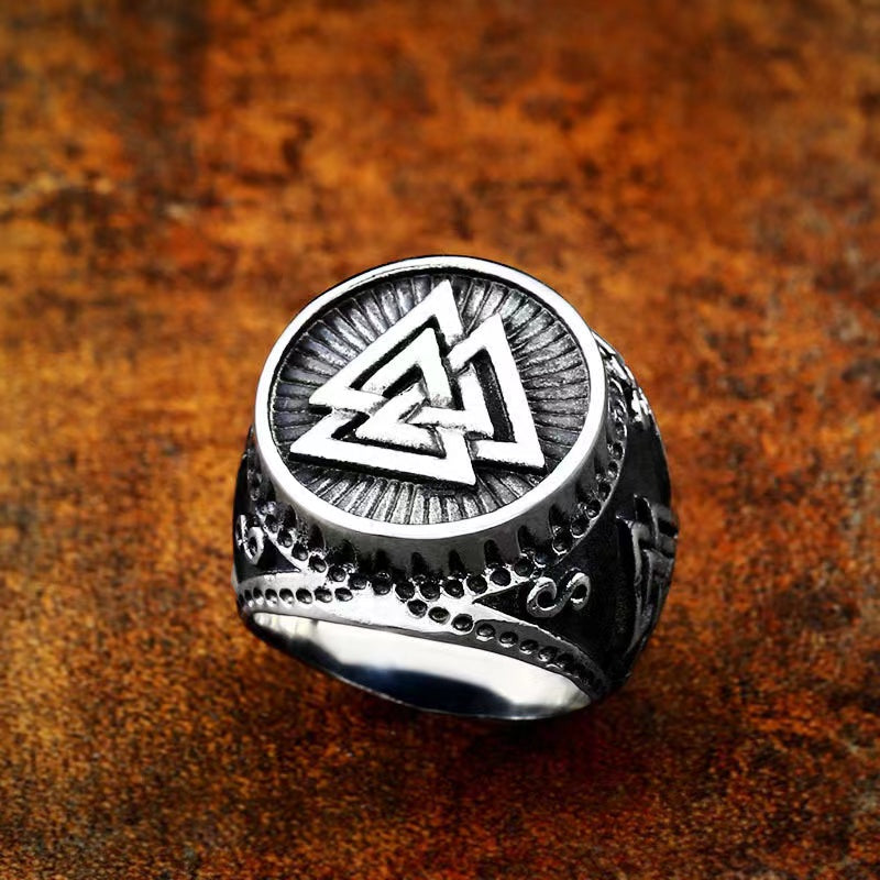 Valknut - Symbol of Strength and Courage Ring