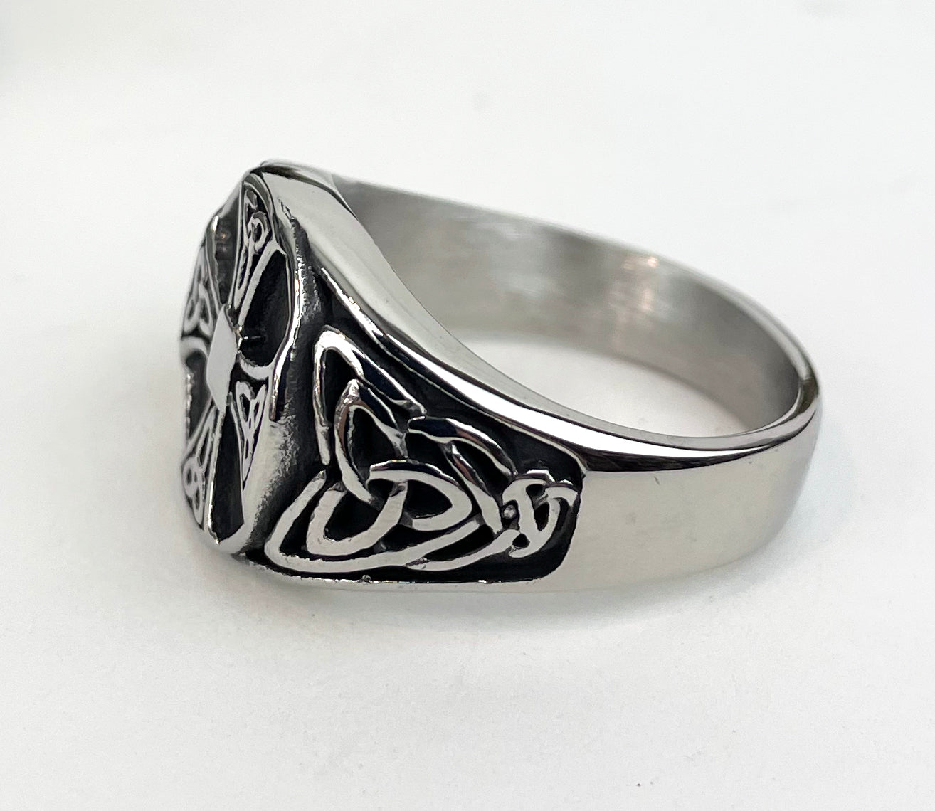 Celtic Triquetra Knot Equal-armed Cross Ring