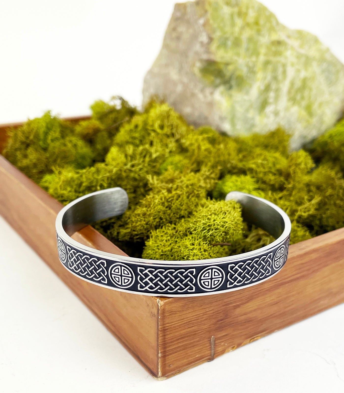 Men's Cuff Bracelet with Rectangle and Round Celtic Knots