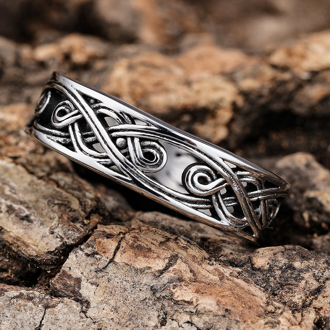 Open Celtic Scroll Knot Ring