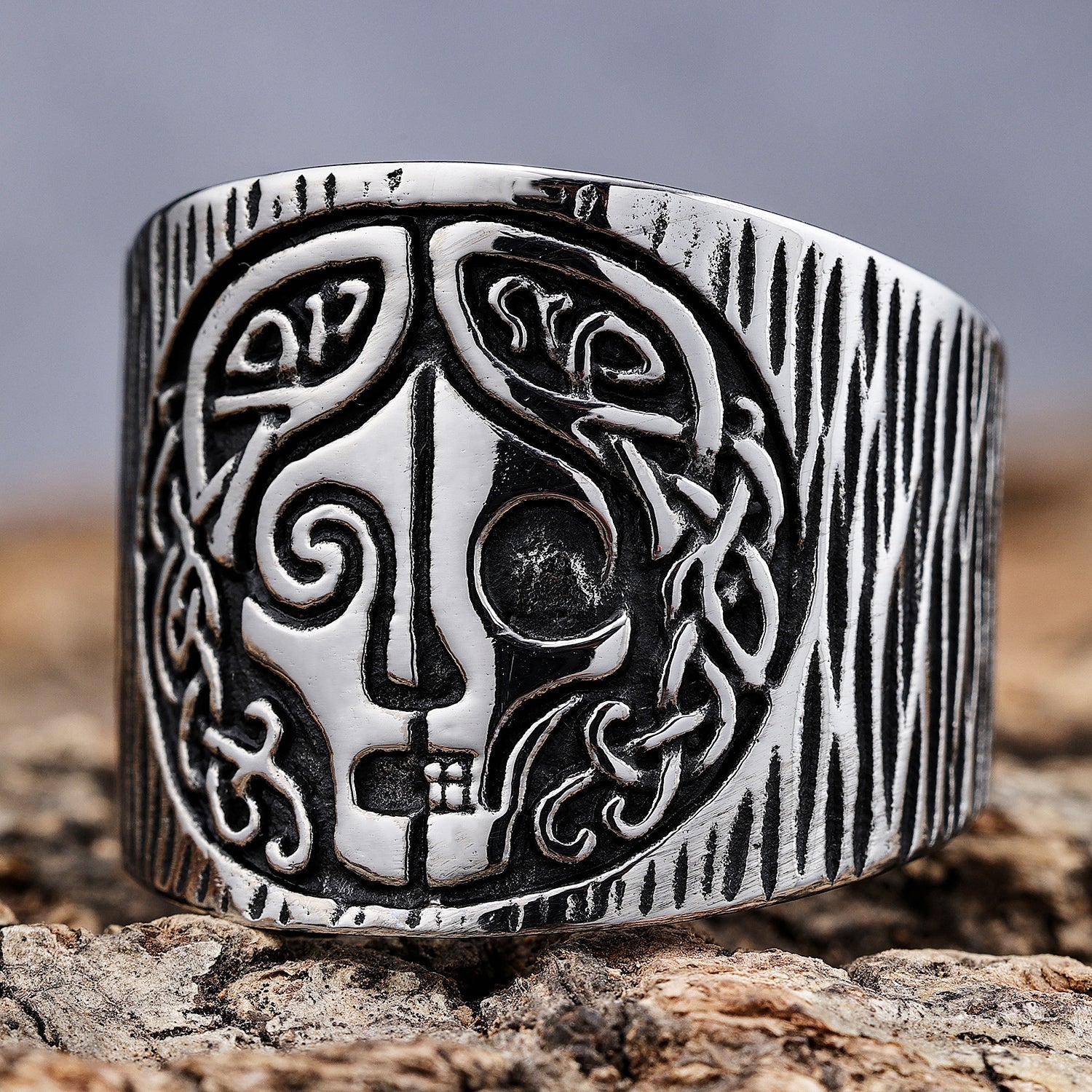 Two Sides of the Celtic Goddess Ring