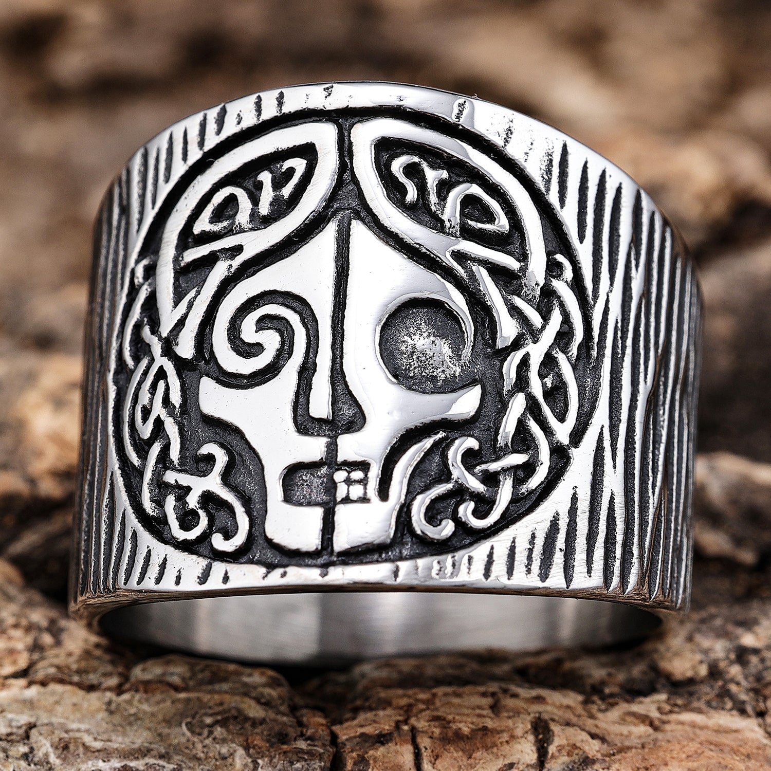 Two Sides of the Celtic Goddess Ring