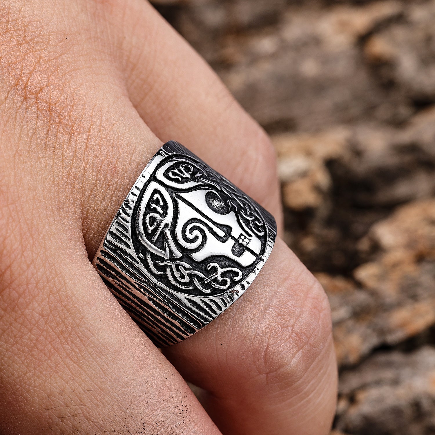 Two Sides of the Celtic Goddess Ring