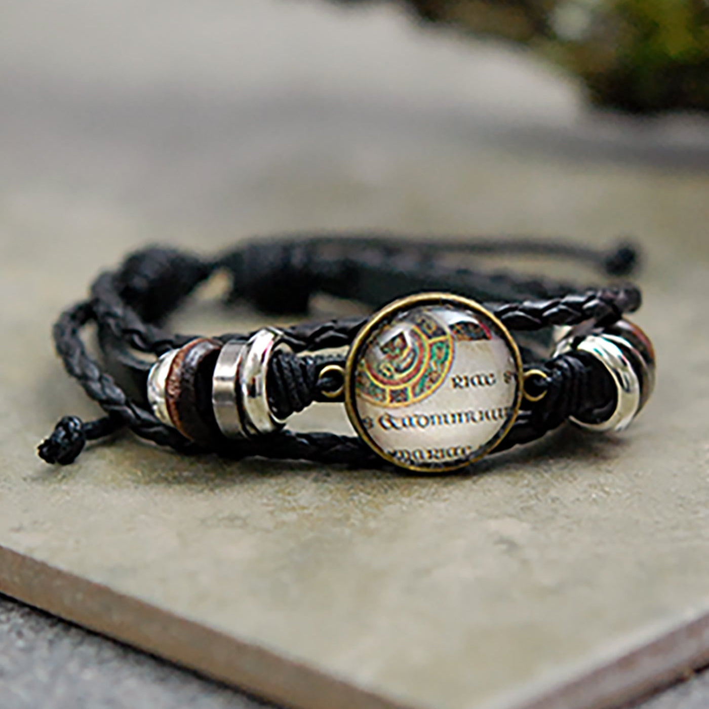 Coiled illumination Cabochon Bracelet