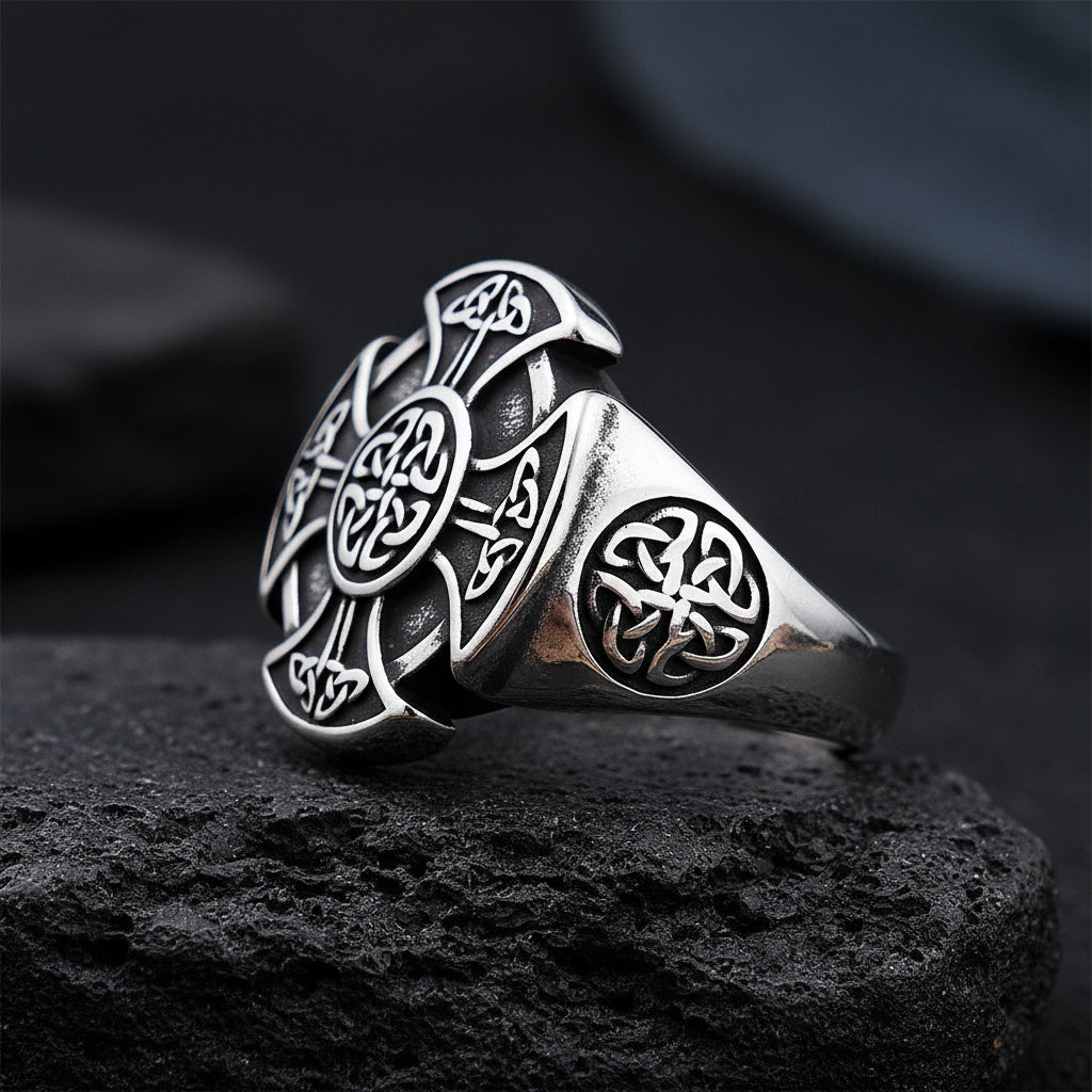 Equal-armed Celtic Cross Ring with Quad Knot Center