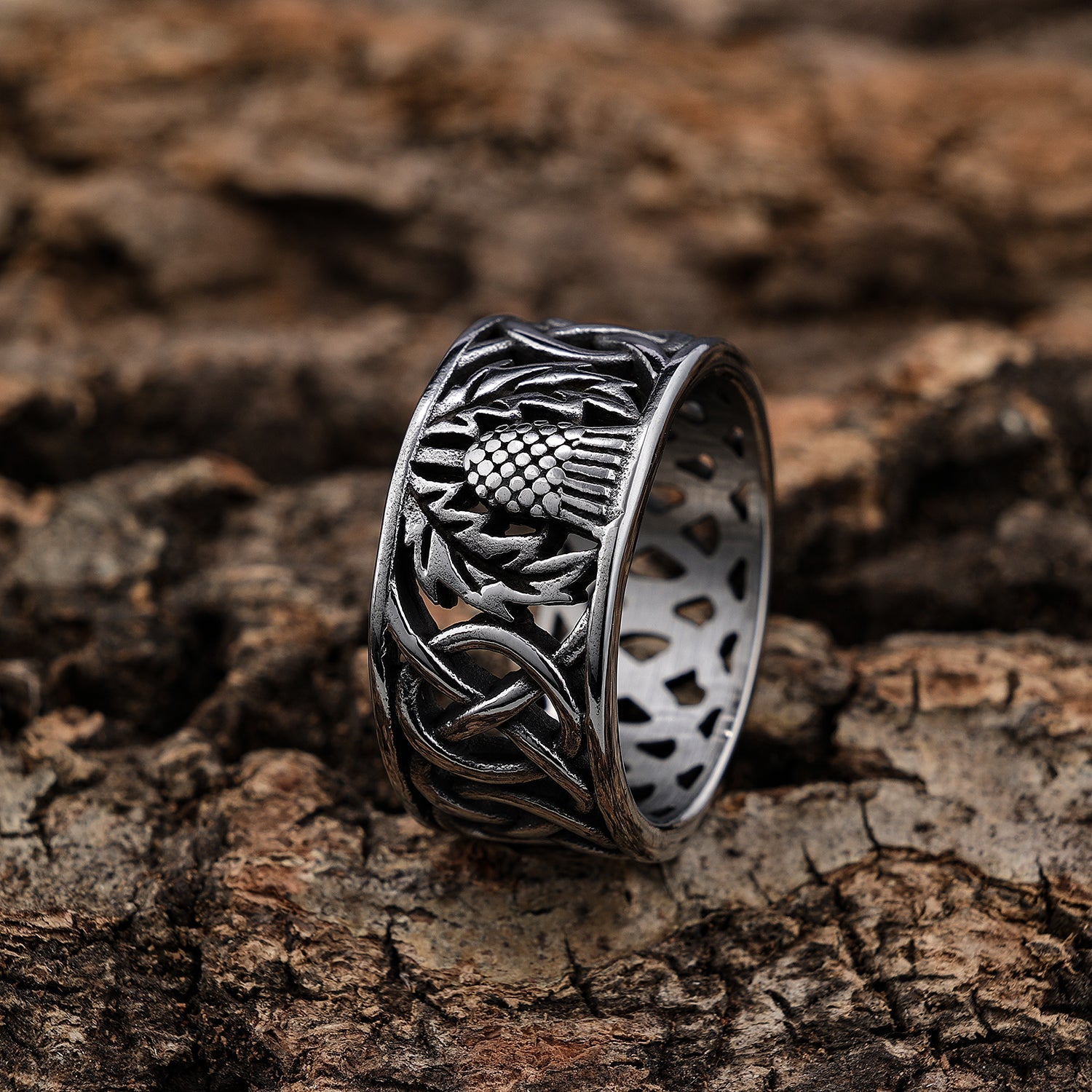 Open Celtic Knotwork with Scottish Thistle