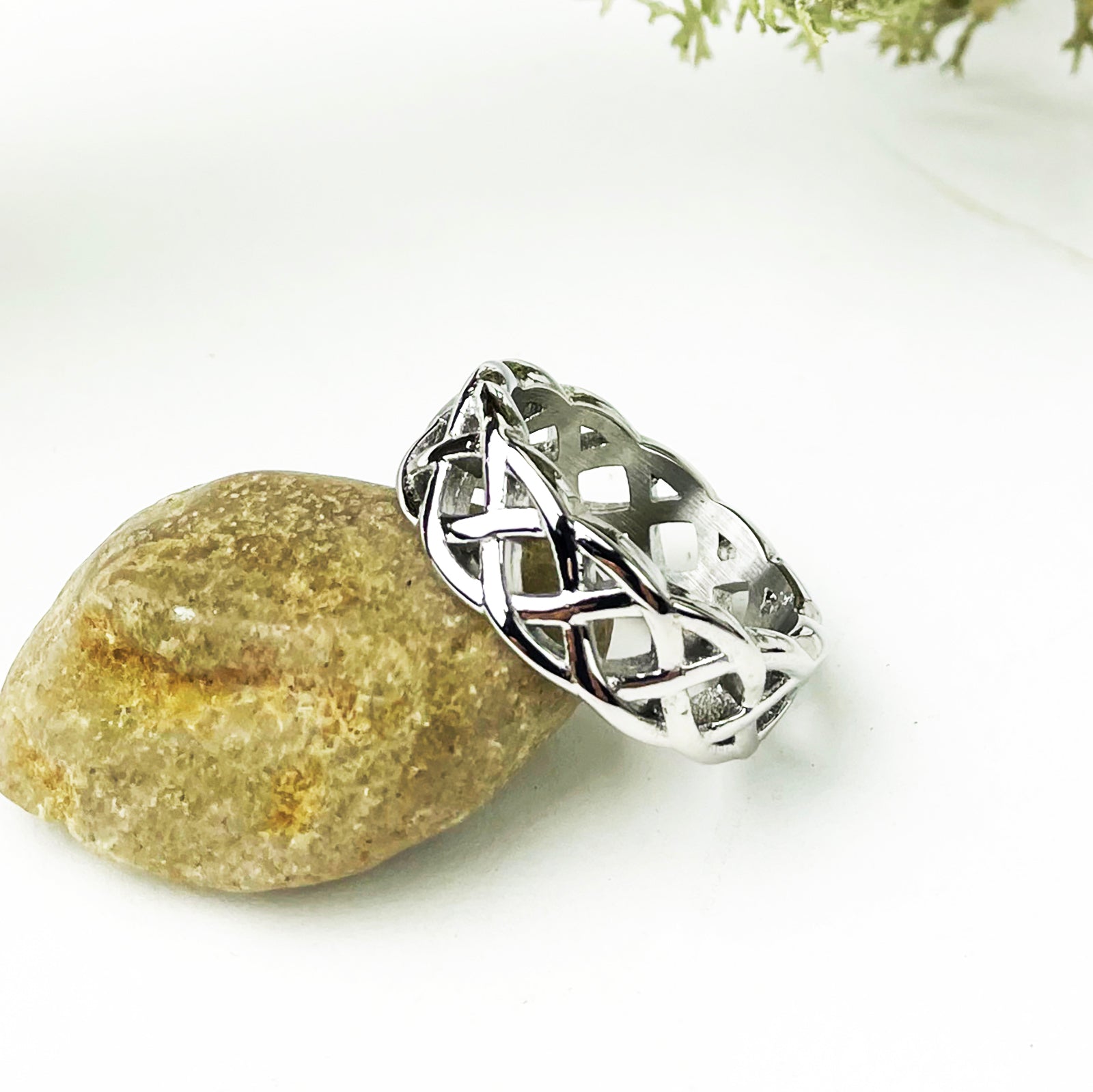 Open Celtic Knot Ring Band