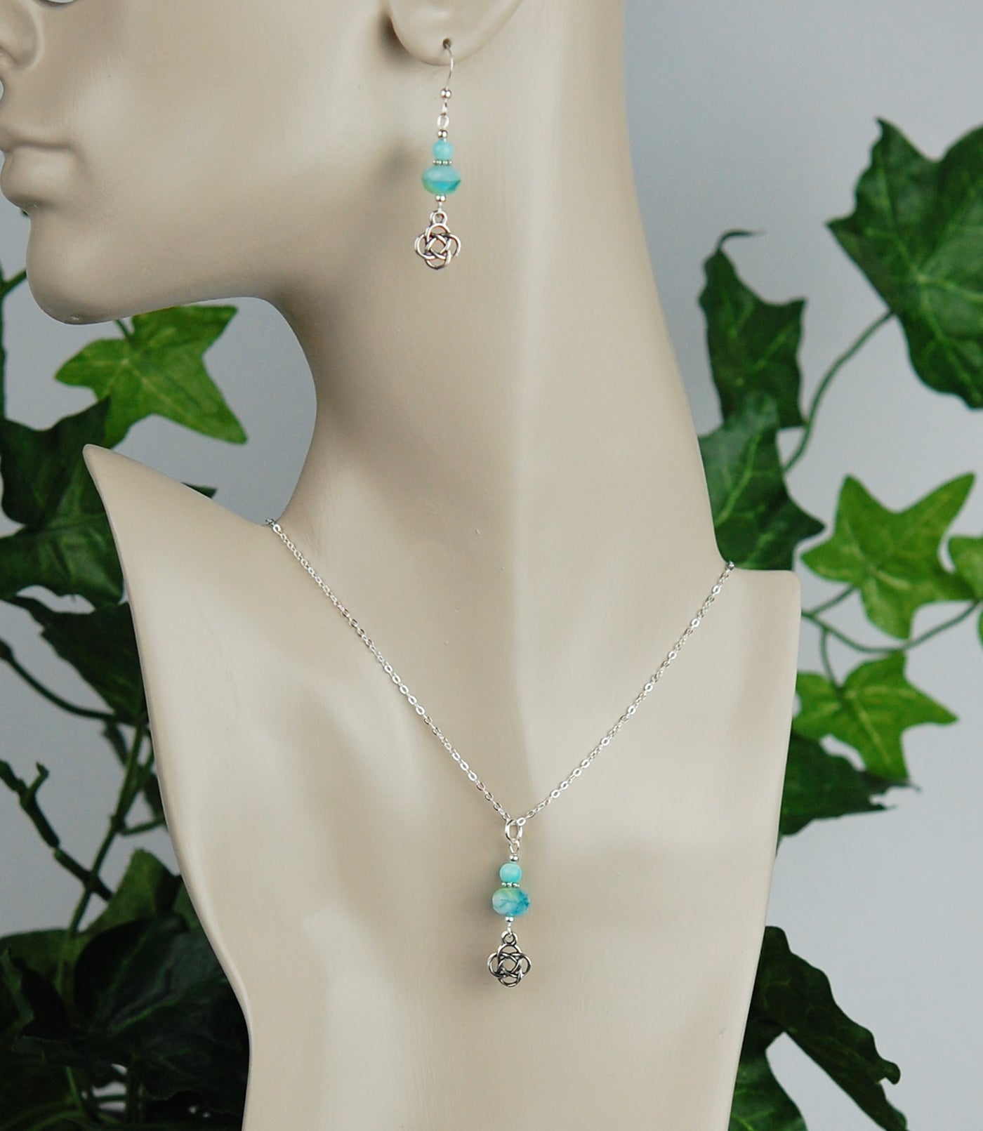 Amazonite and Rondelle Glass with Round Knot
