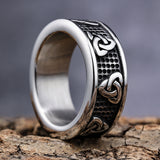 Trinity Tri Knot Ring with Hammered Background Band