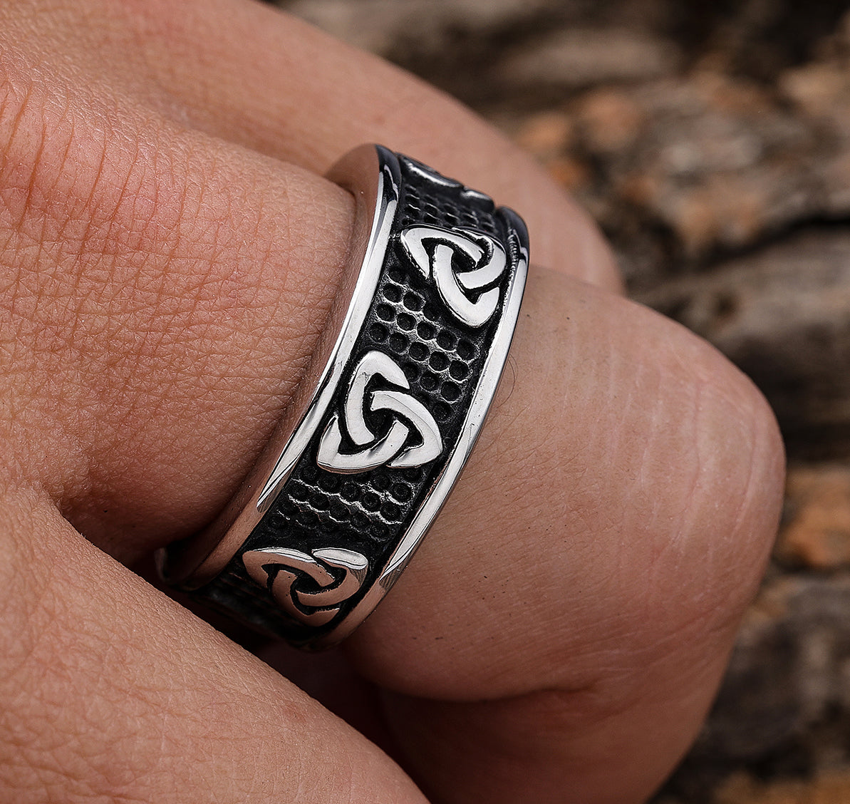 Trinity Tri Knot Ring with Hammered Background Ring