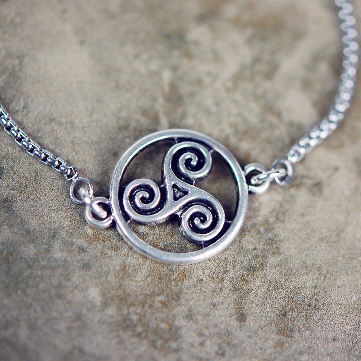 Handmade Celtic Knot Triskele Double Wrap Bracelet - Celtique